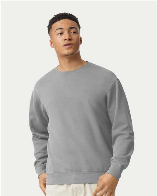 Comfort Colors Unisex Garment-Dyed Lightweight Crewneck Sweatshirt 1466