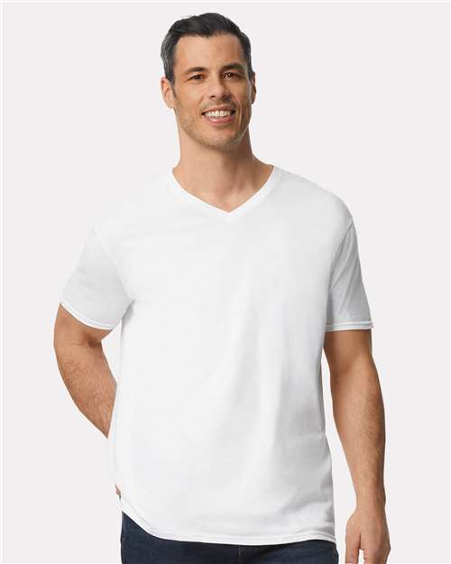 Gildan Unisex Softstyle® V-Neck T-Shirt 64V00